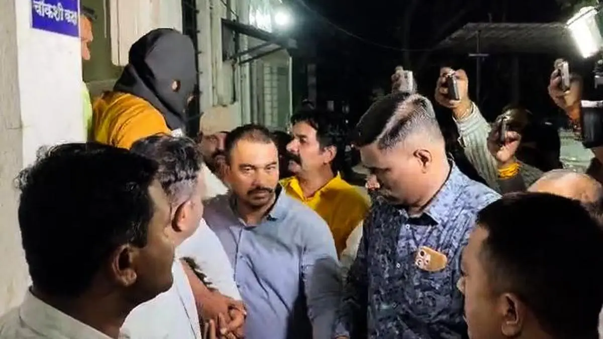 ചോദ്യപേപ്പർ ചോർച്ച; നാസിക്കിൽ നിന്നും  ഒരാൾ സിബിഐ കസ്റ്റഡിയിൽ