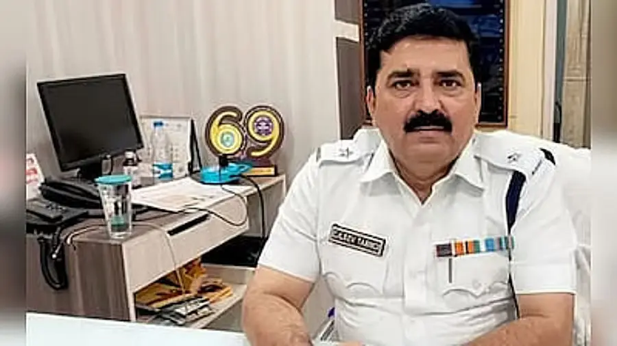 കള്ളപ്പണം വെളുപ്പിക്കൽ കേസ്‌ : കൊൽക്കത്ത പോലീസ് ഡിസി ശാന്തനു സിൻഹ ബിശ്വാസിനെ  അറസ്റ്റ് ചെയ്തു.