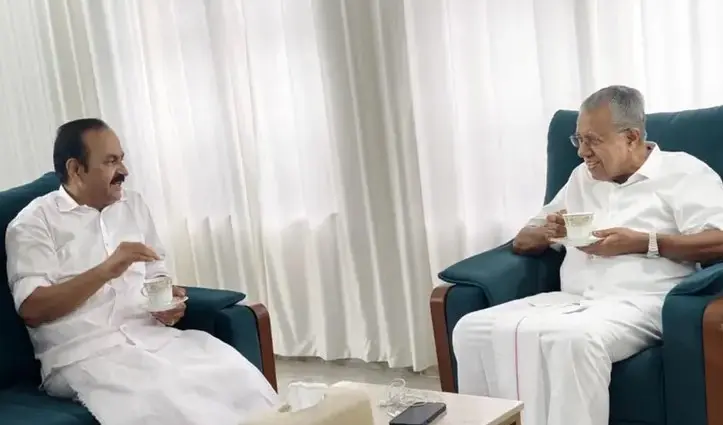 പ്രതിപക്ഷ നേതാവ് പിണറായി വിജയനെ സന്ദർശിച്ച് വി ഡി സതീശൻ