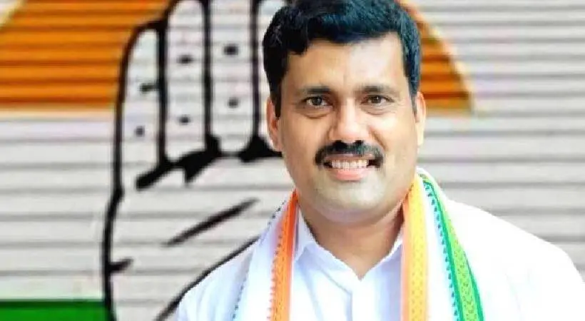 "10 വര്‍ഷക്കാലം പ്രതിപക്ഷത്ത് ആയപ്പോള്‍ മഷിയിട്ട് നോക്കിയാല്‍ കാണാത്തവര്‍ ഭരണത്തെ നിയന്ത്രിക്കാന്‍ മുന്നില്‍ നയിക്കുന്നതും നമ്മള്‍ കാണേണ്ടിവരും"