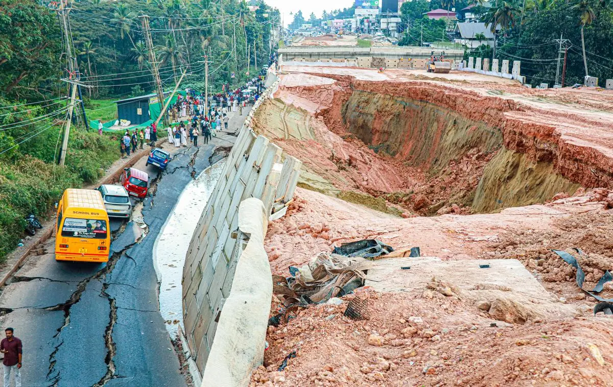 ദേശീയപാത വികസനത്തിനായുള്ള ആഴത്തിലുള്ള മണ്ണെടുപ്പ് മഴയ്ക്കുശേഷം മാത്രം