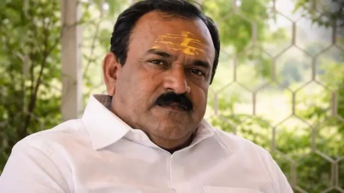 നാസിക്കിലെ ആള്ദൈവത്തിനെതിരെ 70 കോടിയുടെകള്ളപ്പണക്കേസും
