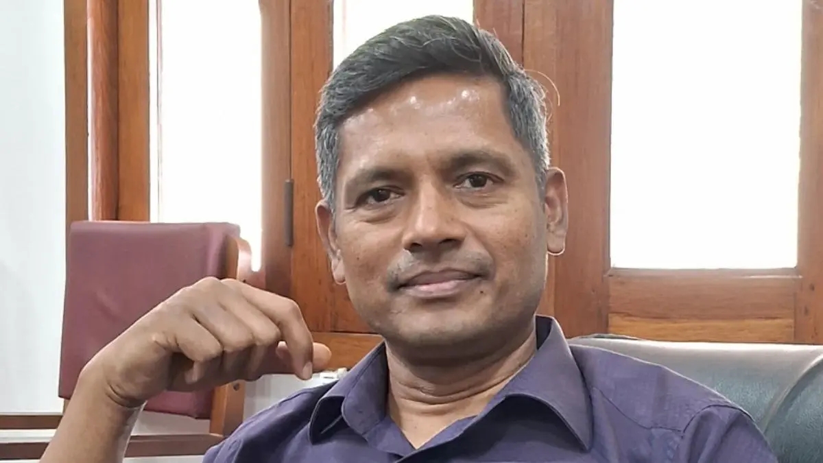 മുഖ്യമന്ത്രിയുടെ സെക്രട്ടറിയായി മുൻ തെരഞ്ഞെടുപ്പ് കമ്മീഷണർ  ഡോ.രത്തൻ കേൽക്കര്‍ ഇന്ന് ചുമതലയേൽക്കും.