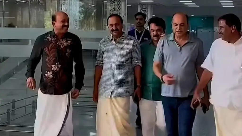 വിഡി സതീശൻ്റെ മംഗളൂരു യാത്ര: "അദാനി ഗ്രൂപ്പുമായി  ചർച്ച നടന്നുവെന്ന് തെളിഞ്ഞാൽ രാഷ്ട്രീയ ജീവിതം അവസാനിപ്പിക്കുo"