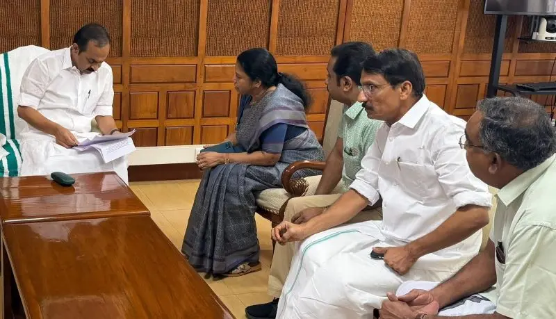 നവീൻ ബാബുവിൻ്റെ മരണം: മുഖ്യമന്ത്രിയെയും ആഭ്യന്തരമന്ത്രിയെയും കണ്ട്  നിവേദനം നൽകി കുടുംബം