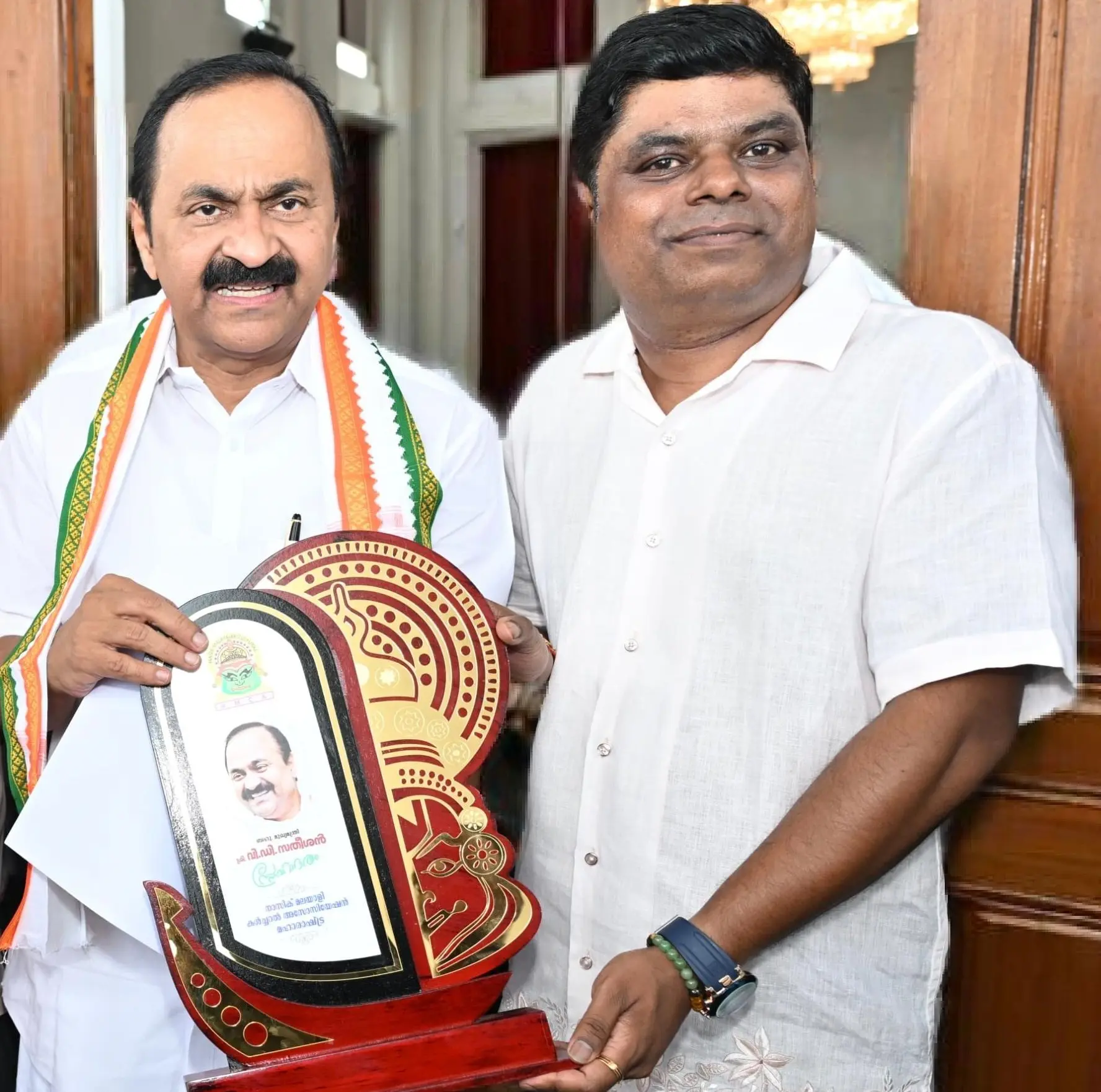 നാസിക് മലയാളി കൾച്ചറൽ അസോസിയേഷൻ  പ്രതിനിധികൾ കേരള മുഖ്യമന്ത്രിയെ സന്ദർശിച്ചു 