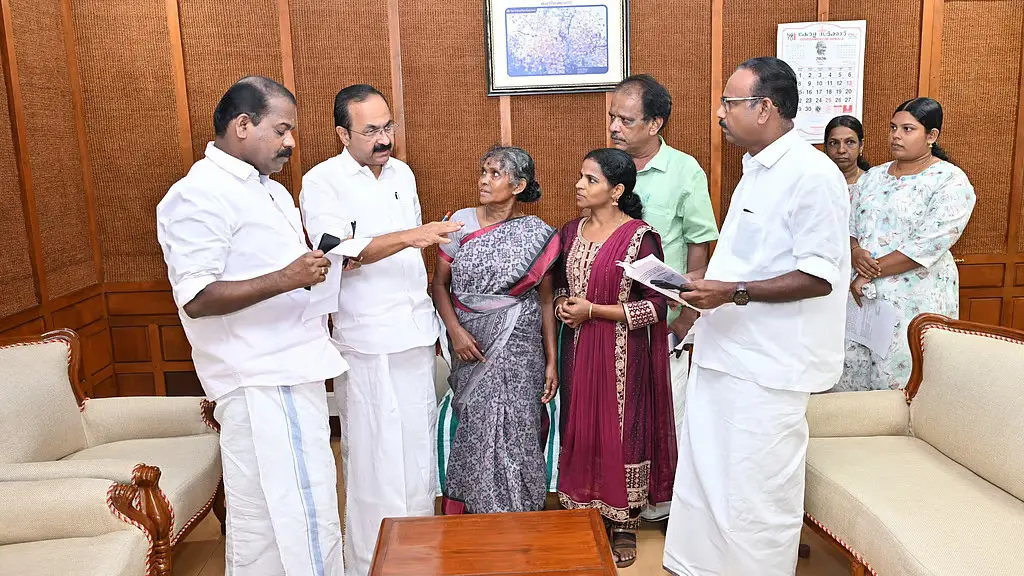 കൊല്ലപ്പെട്ട മധുവിൻ്റെ  മാതാവും സഹോദരിയും  മുഖ്യമന്ത്രി വി ഡി സതീശനുമായി കൂടിക്കാഴ്ച നടത്തി 