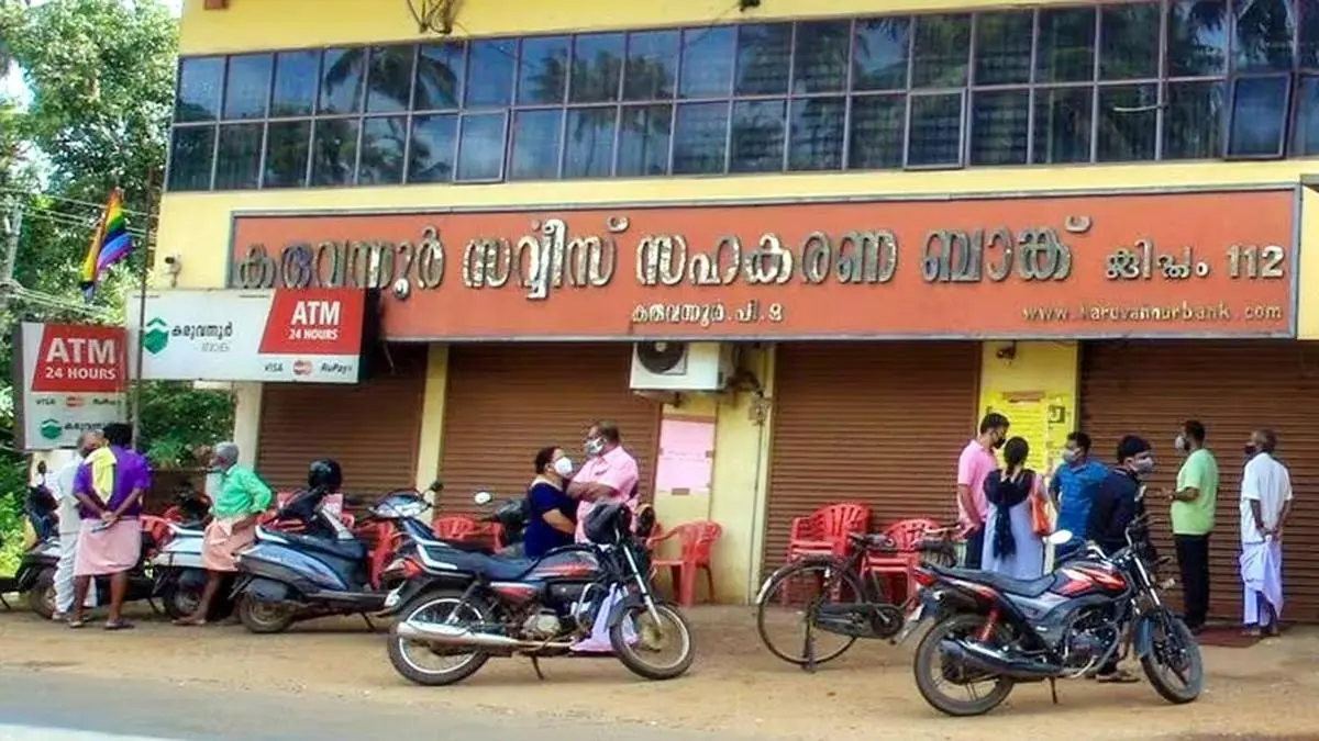 കരുവന്നൂര്‍ ബാങ്ക്  തട്ടിപ്പ് ; സിപിഎം നേതാക്കള്‍ക്കെതിരെ പ്രഥമ ദൃഷ്ട്യ തെളിവുണ്ടെന്ന് കോടതി