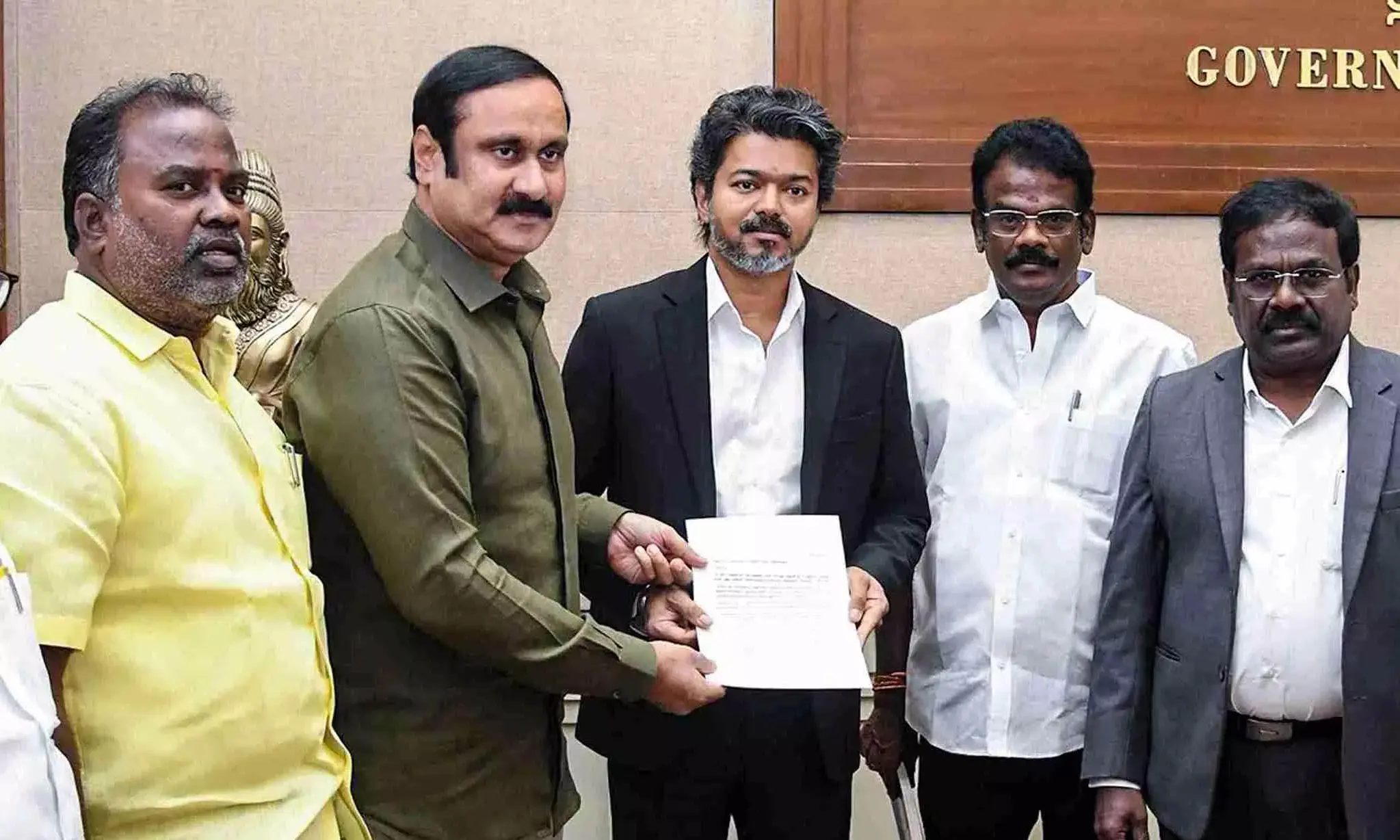 തമിഴ്‌നാട്ടിൽ ജാതി സെൻസസ് വേണം: മുഖ്യമന്ത്രി C ജോസഫ് വിജയിയെ കണ്ട് അൻപുമണി രാമദാസ്