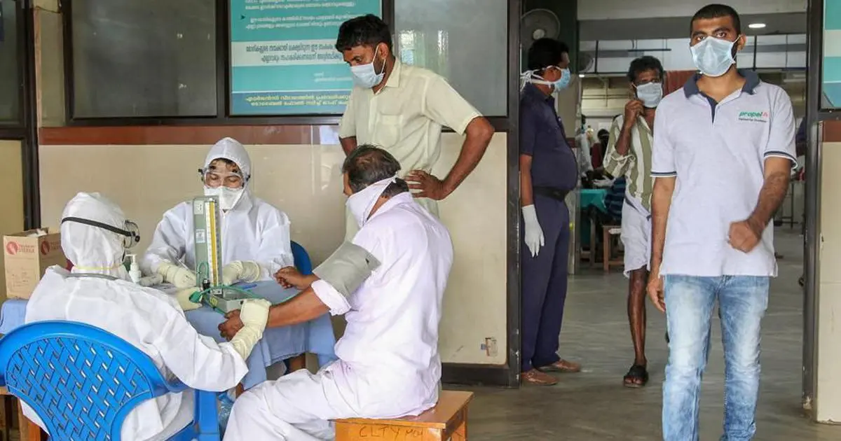 നിപ ബാധിതനെ പ്രവേശിപ്പിച്ച കോഴിക്കോട് മെഡിക്കൽ കോളജിൽ കർശന നിയന്ത്രണം