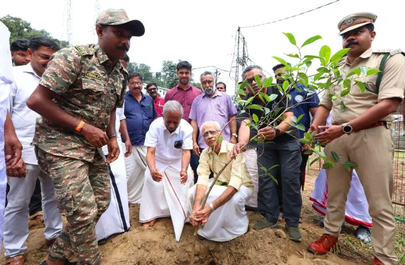ഗ്രീൻ ശബരിമല പദ്ധതി: വൃക്ഷ തൈ നട്ട് ഉദ്ഘാടനം നിർവഹിച്ച് ദേവസ്വം ബോർഡ് പ്രസിഡൻ്റ്