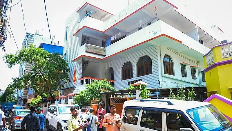 ആർഎസ്എസ് കാര്യാലയത്തിനു നേരെ പെട്രോൾ ബോംബാക്രമണം