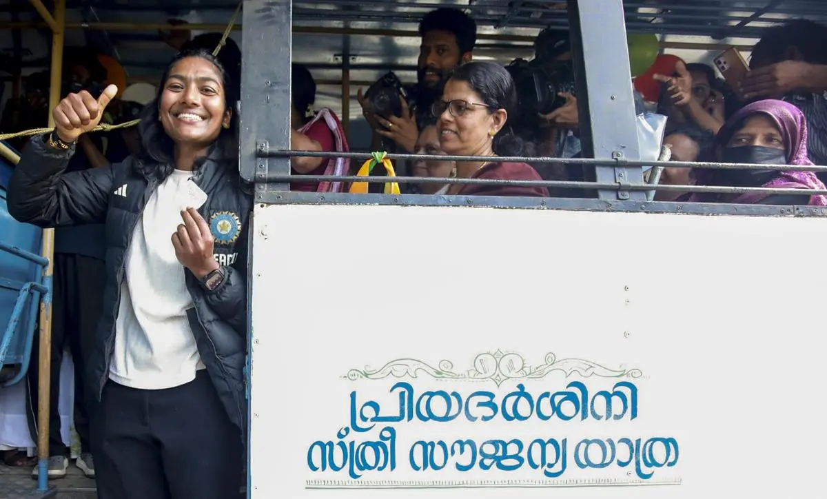 രണ്ട് ദിവസത്തിൽ അരലക്ഷത്തിലധികം വനിതാ യാത്രക്കാർ; ഇടുക്കിയിൽ മാത്രം 14.13 ലക്ഷത്തിൻ്റെ സൗജന്യ യാത്ര
