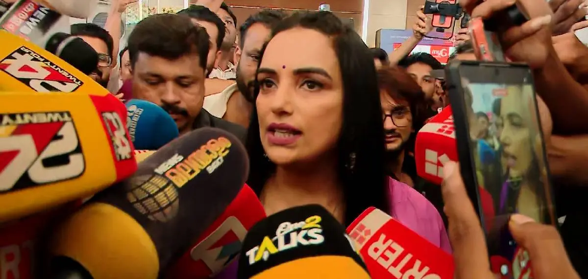 "ഇനി ഞാൻ അമ്മ അംഗമല്ല, പറയാനുള്ളതെല്ലാം തുറന്നു പറയും" അമ്മയിൽനിന്നും രാജിവെച്ച് ശ്വേതാമേനോൻ 