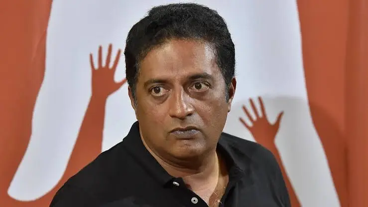 നടൻ പ്രകാശ് രാജിനെതിരെ അറസ്റ്റ് വാറണ്ട്
