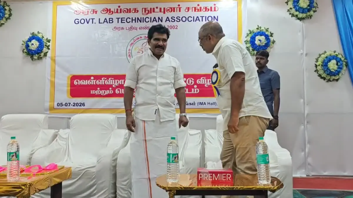 എംഎൽഎമാരും പാർട്ടി പ്രവർത്തകരും എത്തിയില്ല; മധുരയിൽ ചടങ്ങ് ബഹിഷ്കരിച്ച് ടിവികെ മന്ത്രി നിർമൽ കുമാർ