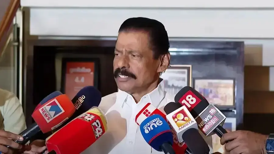 "വിമതര്‍ വര്‍ഗവഞ്ചകര്‍ തന്നെ. അവര്‍ പാര്‍ട്ടിയെ വഞ്ചിച്ചു": എംവി ജയരാജൻ്റെ  പ്രസ്താവനയെ തള്ളി എം വി ഗോവിന്ദന്‍