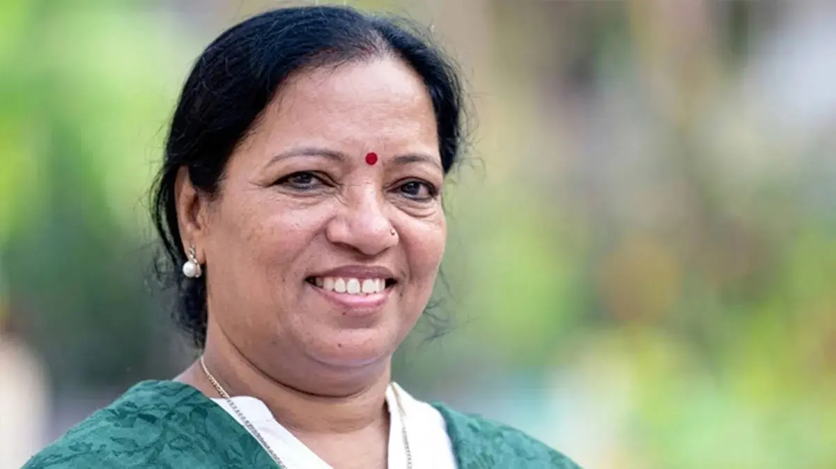 എംആർഎസ് സ്കൂളിൽ മിന്നൽ പരിശോധന; വിദ്യാർഥിനികളുമായി മന്ത്രി നേരിട്ട് സംസാരിച്ചു