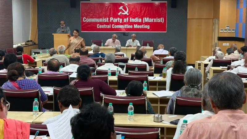 "കേരള സിപിഎം  അടിമുടി മാറണം":കേന്ദ്ര കമ്മിറ്റിയുടെ വിലയിരുത്തൽ 
