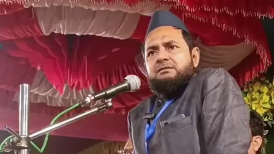 "ശ്രീകൃഷ്ണൻ മുസ്ലിമായിരുന്നു, അഞ്ച് നേരം നിസ്കരിച്ചിരുന്നു": മത പുരോഹിതൻ്റെ പ്രസംഗം വിവാദത്തിൽ