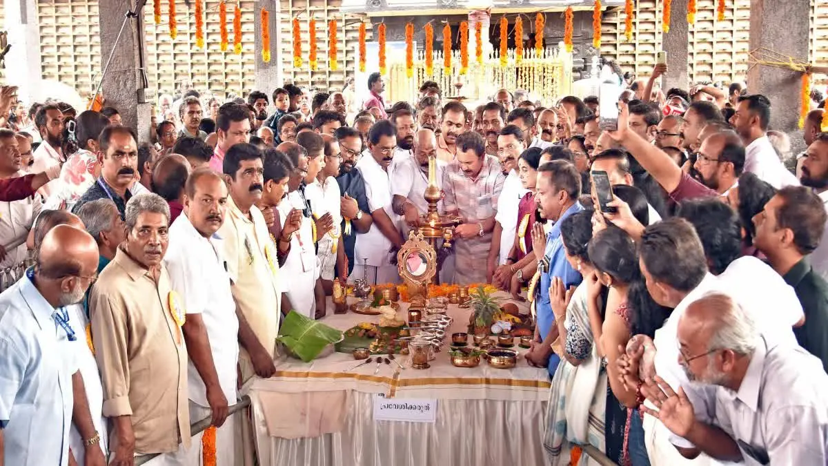 ആറന്മുള വള്ളസദ്യ മന്ത്രി കെ മുരളീധരൻ ഉദ്ഘാടനം ചെയ്തു, ഇന്ന് തുടക്കം