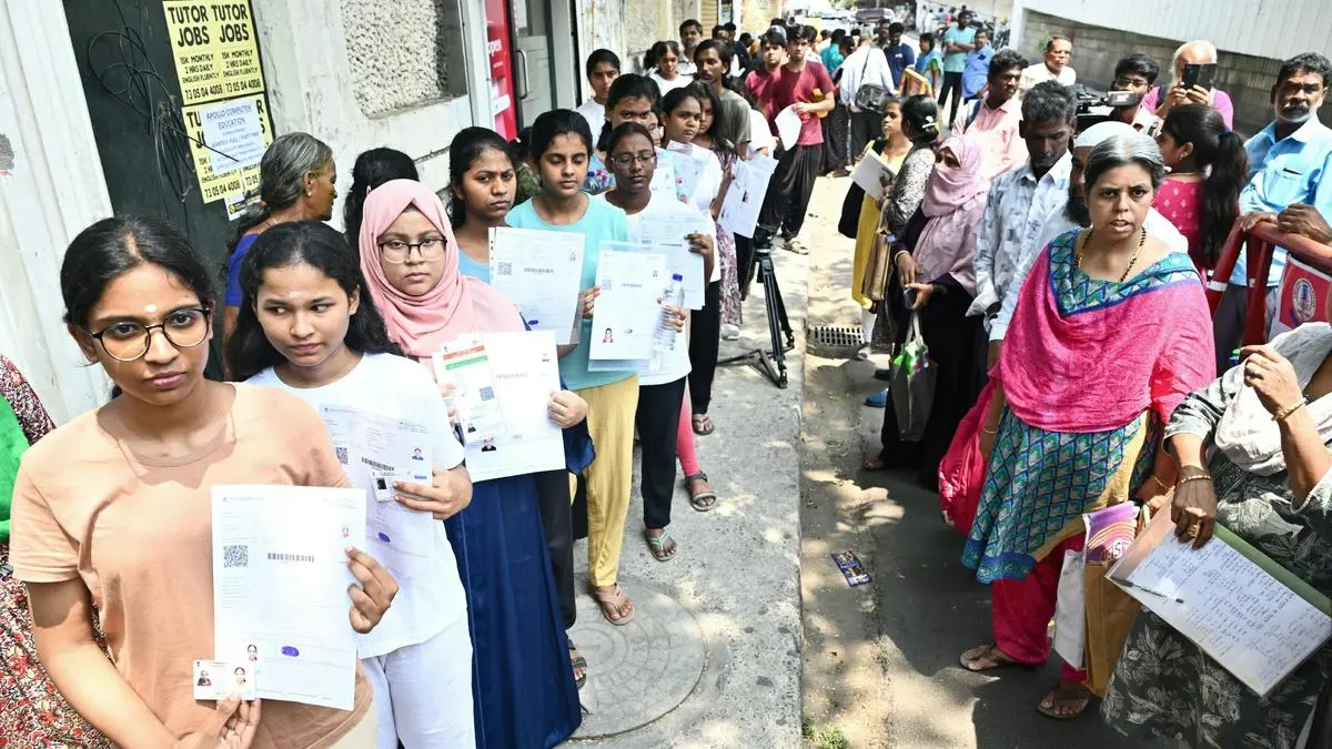 നീറ്റ് യുജി പുനഃപരീക്ഷ ഫലം; പ്രചരിക്കുന്നത് വ്യാജ എഐ നിർമ്മിത ഉത്തരക്കടലാസുകൾ