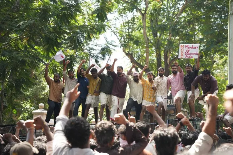 NEET ക്രമക്കേട്: കേരളത്തിൽ SFI പ്രതിഷേധം ; ലോക്ഭവൻ മാർച്ചിൽ വൻ സംഘർഷം
