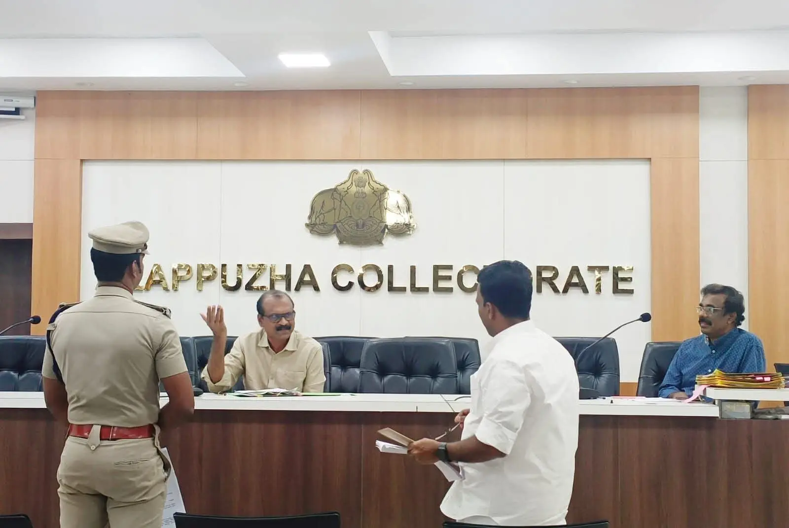 വിവരങ്ങൾ ലഭ്യമല്ല, ക്രോഡീകരിച്ച് സൂക്ഷിച്ചിട്ടില്ല എന്നീ മറുപടികൾ പറഞ്ഞ് വിവരങ്ങൾ നിരസിച്ചാൽ ഓഫീസ് മേധാവിക്കെതിരെ കർശന നടപടി: വിവരാവകാശ കമ്മീഷണർ 
