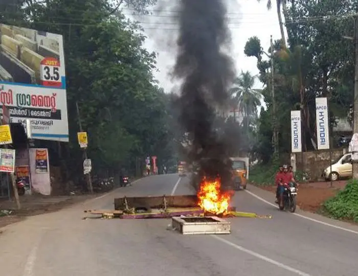 ഹർത്താൽ അതിക്രമത്തിന് ഇരയായവർക്ക് സൗജന്യ നിയമസഹായം