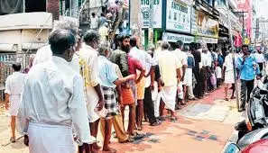 മദ്യം വാങ്ങാനെത്തുന്നവര്ക്ക് മാര്ഗനിര്ദേശവുമായി ബിവറേജസ് കോര്പ്പറേഷന്