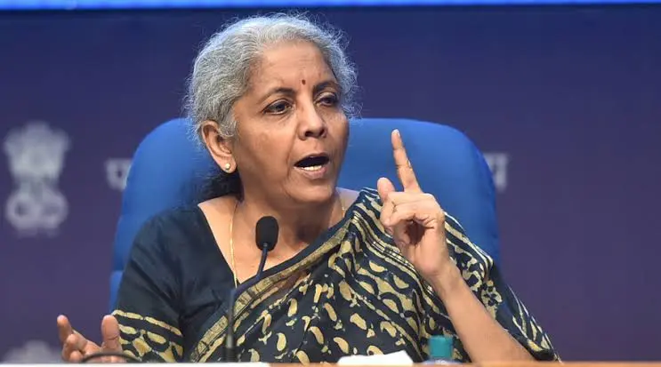 സോഷ്യല് മീഡിയ പ്ലാറ്റ്ഫോമുകളില് സാമ്ബത്തിക സ്വാധീനം ചെലുത്തുന്നവരെ പിന്തുടരുന്നതിന്റെ അപകടങ്ങളെക്കുറിച്ച് മുന്നറിയിപ്പ് നല്കി ധനമന്ത്രി നിര്മ്മല സീതാരാമന്.