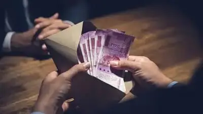 സര്ക്കാര് ഓഫീസിന്റെ ഭൂഗര്ഭ അറയില് സൂക്ഷിച്ച നിലയില് രണ്ടരക്കോടി രൂപയും ഒരു കിലോ സ്വര്ണവും കണ്ടെത്തി.
