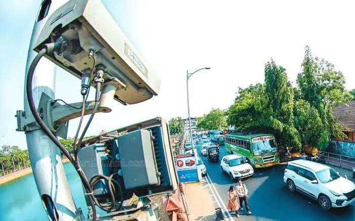 സംസ്ഥാനത്തെ റോഡുകളിൽ സ്ഥാപിച്ച ആർട്ടിഫിഷ്യൽ ഇന്റലിജൻസ് ക്യാമറകൾ ഒരു മാസം കൊണ്ട് 20,42,542 ഗതാഗത നിയമ ലംഘനങ്ങൾ കണ്ടെത്തി