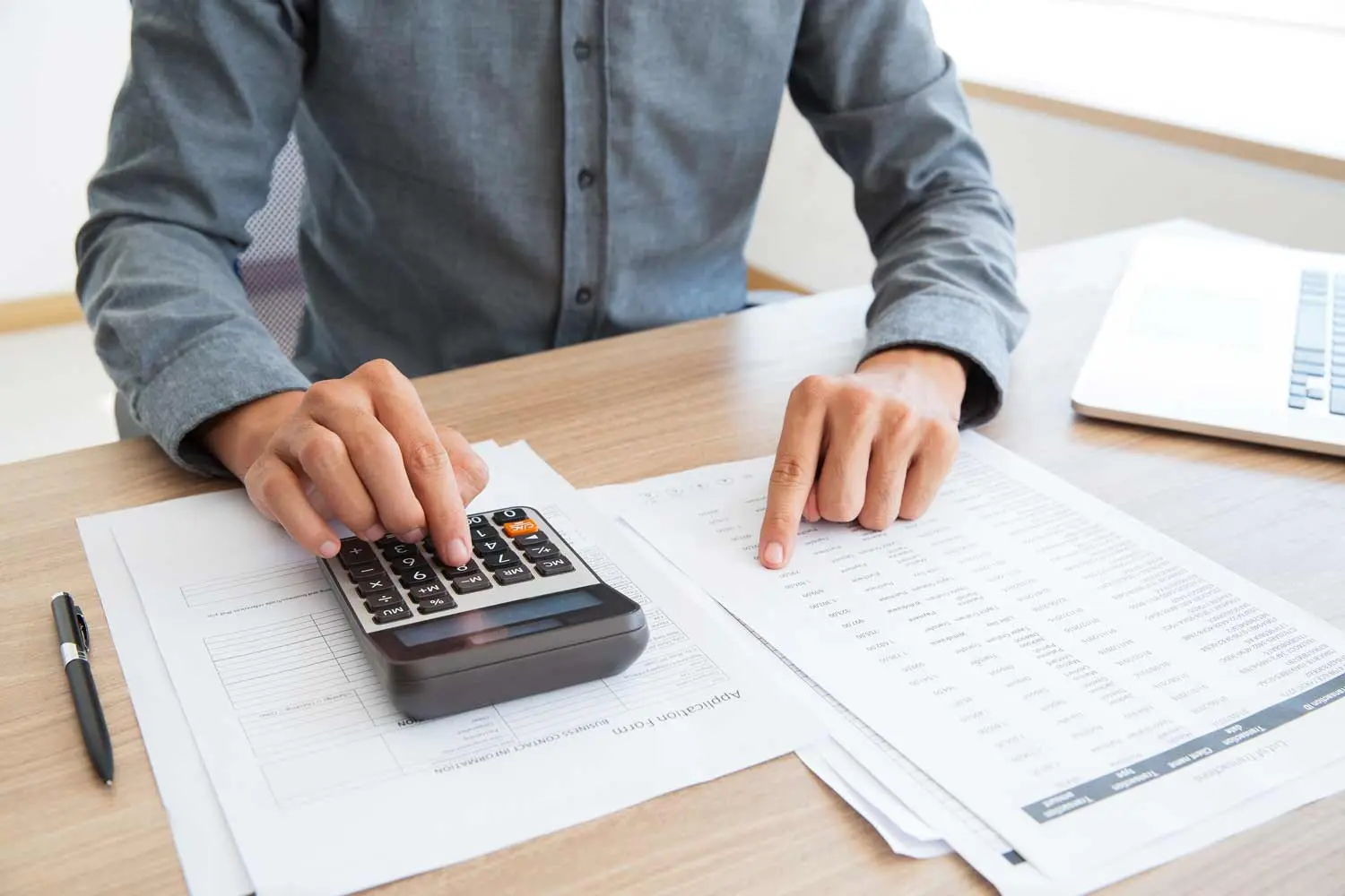 Handle income tax and other tax services