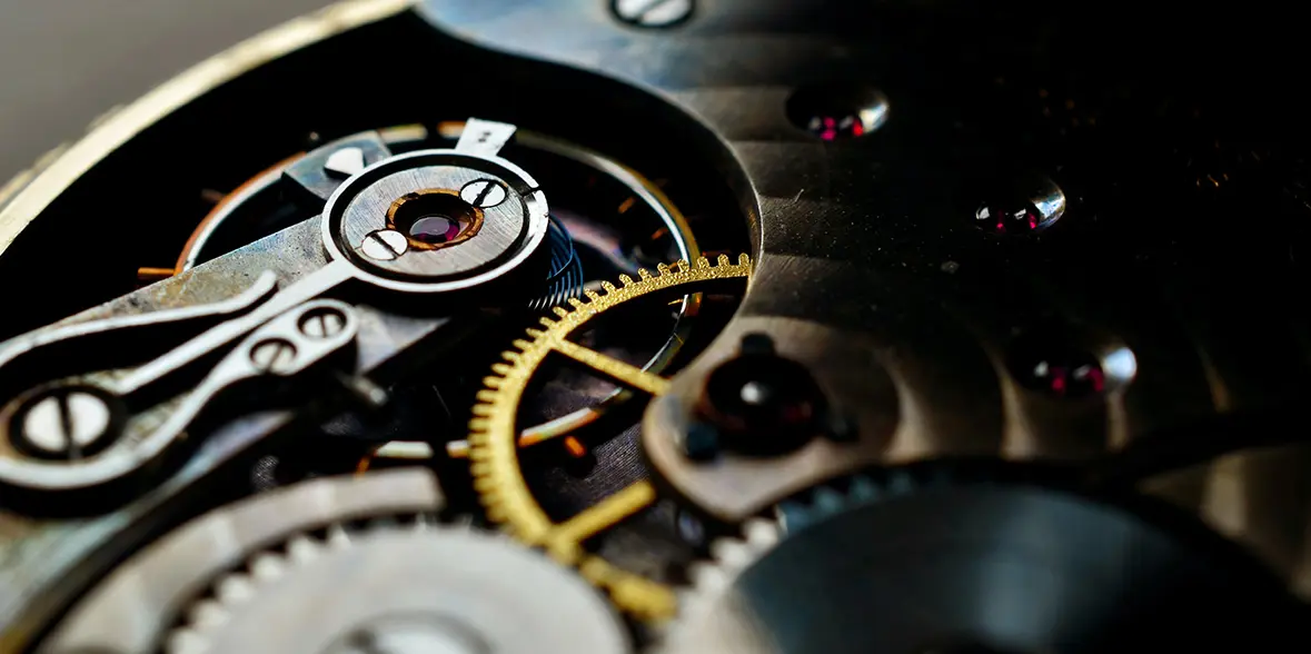 Timeless Timepieces: How to Maintain Your Mechanical and Quartz Watches