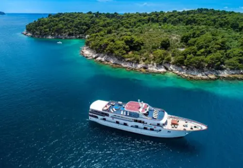 Island-Hopping Cruises 