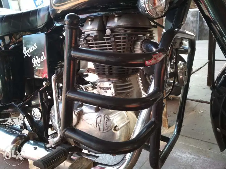 Royal Enfield headlight grill & airfly black