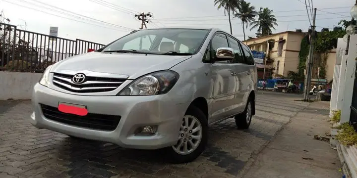 TOYOTA INNOVA 2010 V.