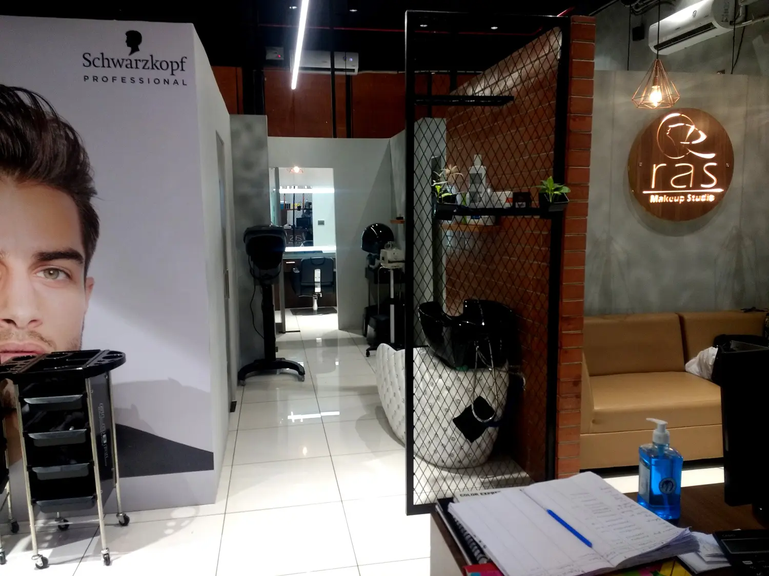 Ras Makeup Studio-Unisex Saloon and SPA
