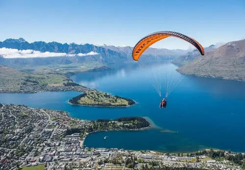 Paragliding from Bob’s Peak  