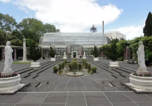 Relax in Auckland Domain & the Wintergardens 
